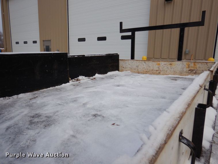 image for item AF9432 1997 Ford F450 Super Duty  flatbed truck