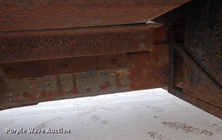 image for item AF9432 1997 Ford F450 Super Duty  flatbed truck