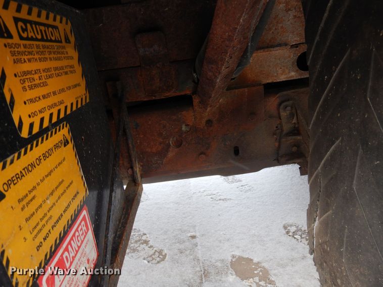 image for item AF9432 1997 Ford F450 Super Duty  flatbed truck