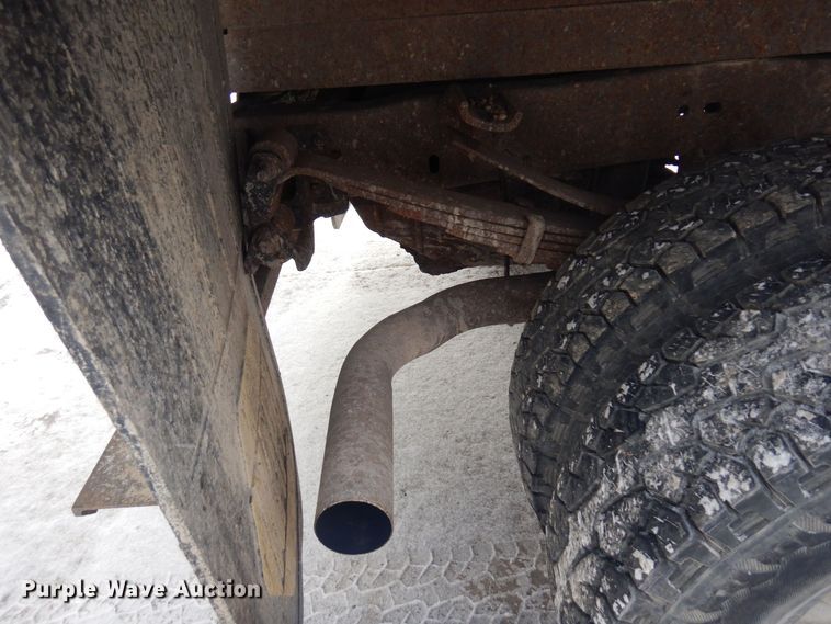 image for item AF9432 1997 Ford F450 Super Duty  flatbed truck