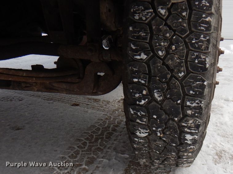 image for item AF9432 1997 Ford F450 Super Duty  flatbed truck