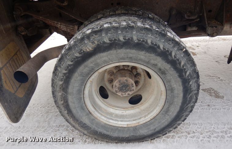 image for item AF9432 1997 Ford F450 Super Duty  flatbed truck