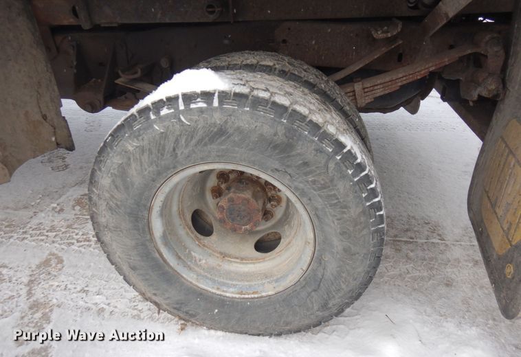 image for item AF9432 1997 Ford F450 Super Duty  flatbed truck