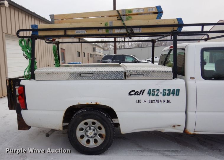 image for item AF9433 2005 Chevrolet Silverado 1500  Ext. Cab pickup truck