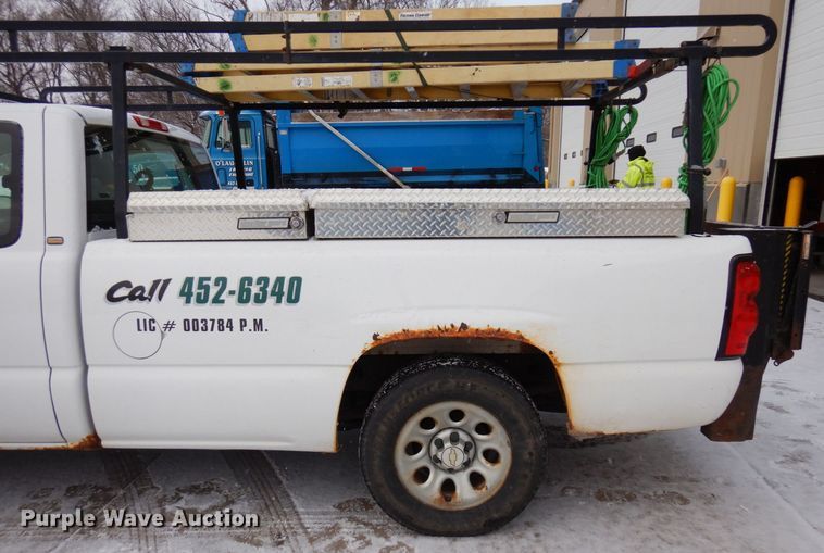 image for item AF9433 2005 Chevrolet Silverado 1500  Ext. Cab pickup truck