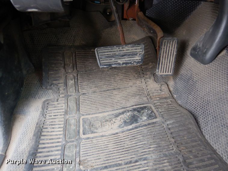 image for item AF9433 2005 Chevrolet Silverado 1500  Ext. Cab pickup truck