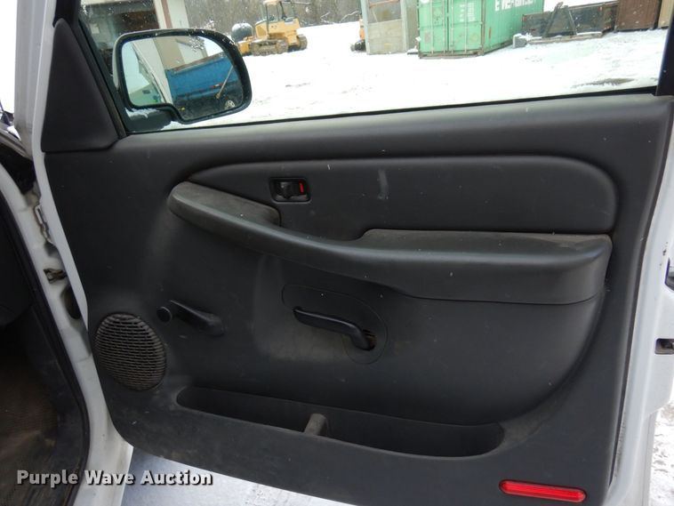 image for item AF9433 2005 Chevrolet Silverado 1500  Ext. Cab pickup truck