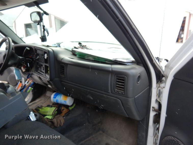 image for item AF9433 2005 Chevrolet Silverado 1500  Ext. Cab pickup truck