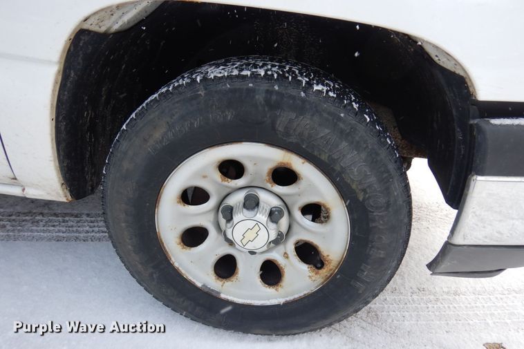 image for item AF9433 2005 Chevrolet Silverado 1500  Ext. Cab pickup truck