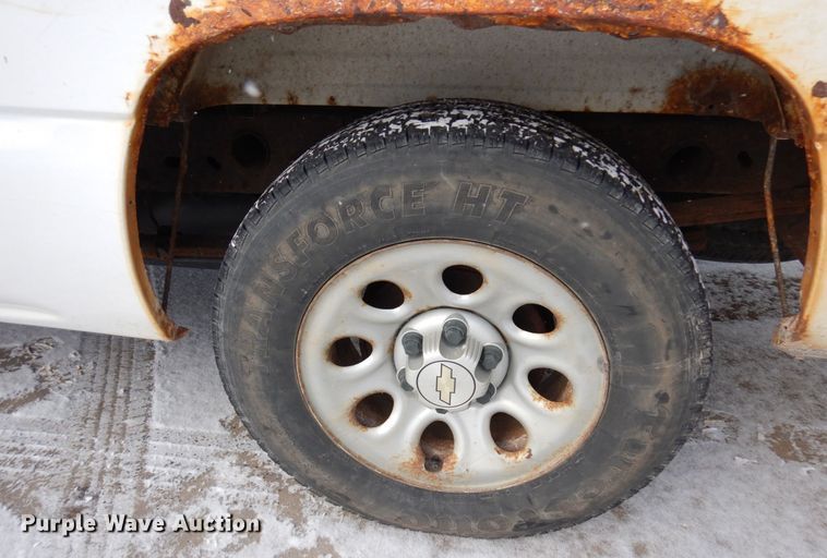 image for item AF9433 2005 Chevrolet Silverado 1500  Ext. Cab pickup truck