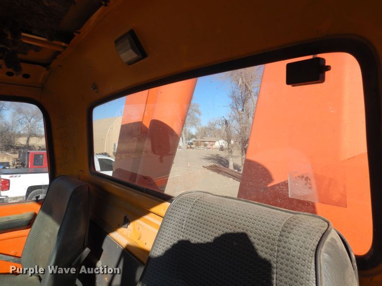 image for item DF8264 1989 Ford L8000  crane truck