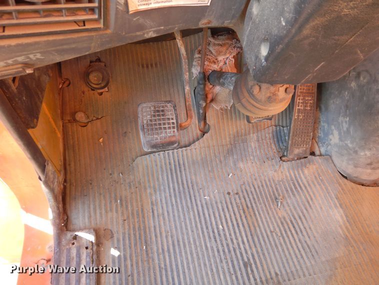 image for item DF8264 1989 Ford L8000  crane truck