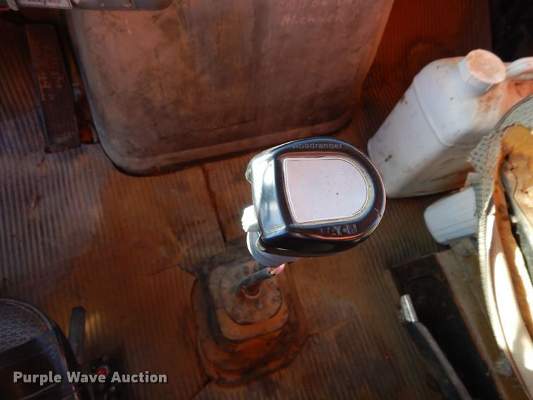 image for item DF8264 1989 Ford L8000  crane truck