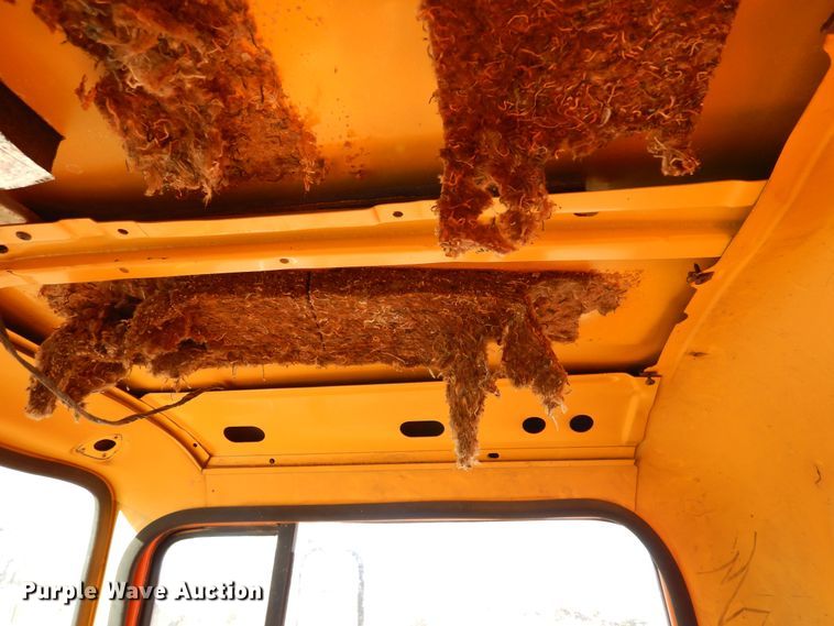 image for item DF8264 1989 Ford L8000  crane truck