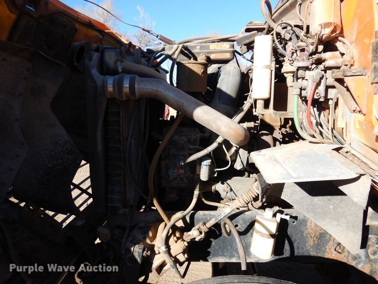image for item DF8264 1989 Ford L8000  crane truck