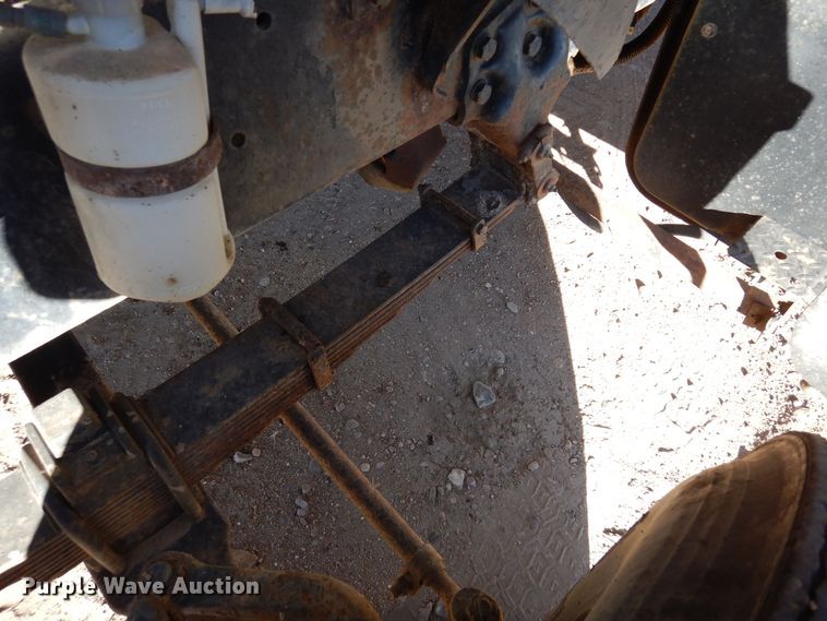 image for item DF8264 1989 Ford L8000  crane truck