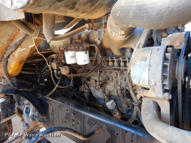 image for item DF8264 1989 Ford L8000  crane truck