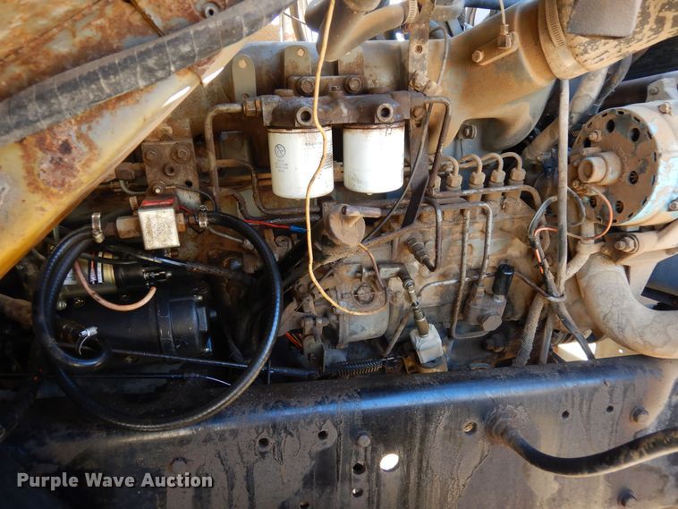 image for item DF8264 1989 Ford L8000  crane truck