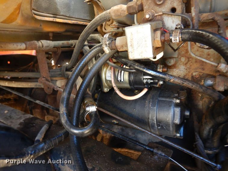 image for item DF8264 1989 Ford L8000  crane truck