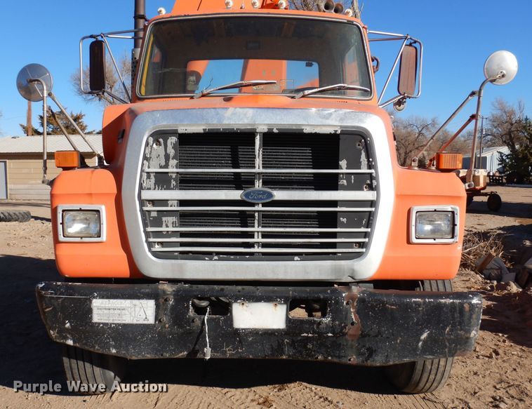 image for item DF8264 1989 Ford L8000  crane truck