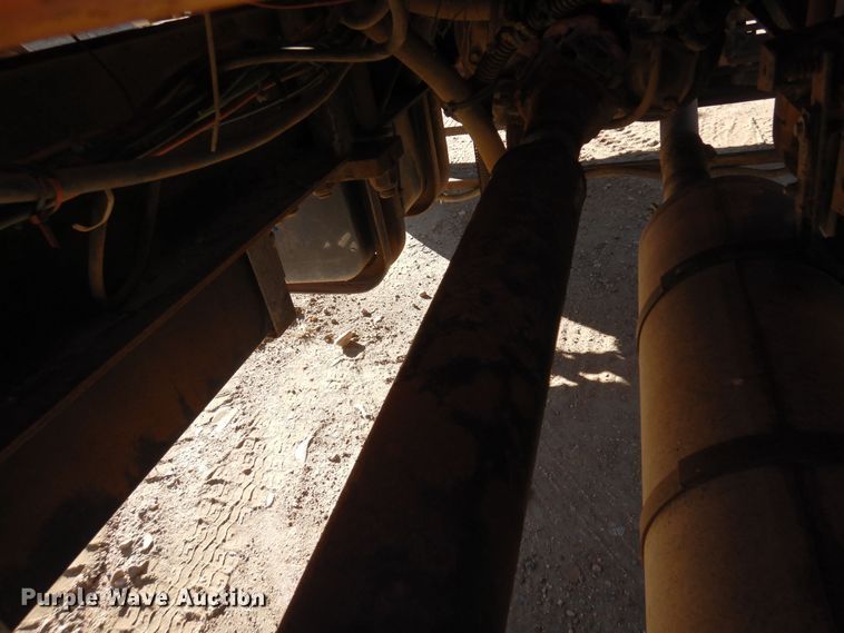 image for item DF8264 1989 Ford L8000  crane truck