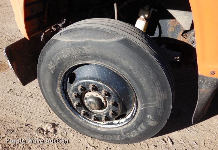 image for item DF8264 1989 Ford L8000  crane truck