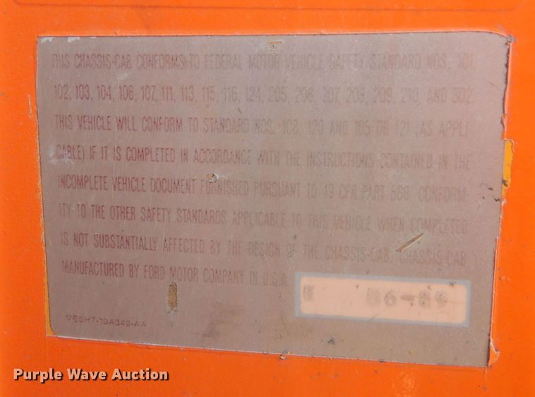 image for item DF8264 1989 Ford L8000  crane truck