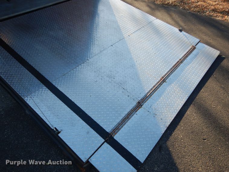 image for item DI6878 2010 Sharp  enclosed cargo trailer