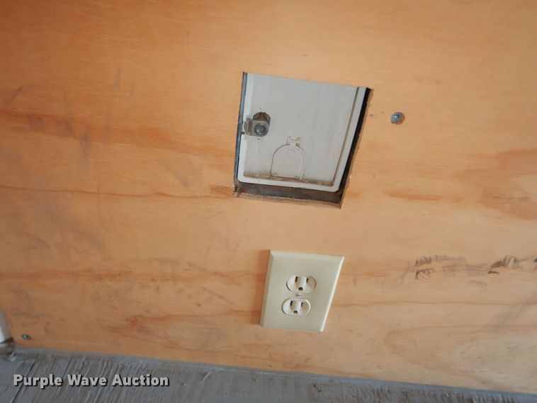 image for item DI6878 2010 Sharp  enclosed cargo trailer