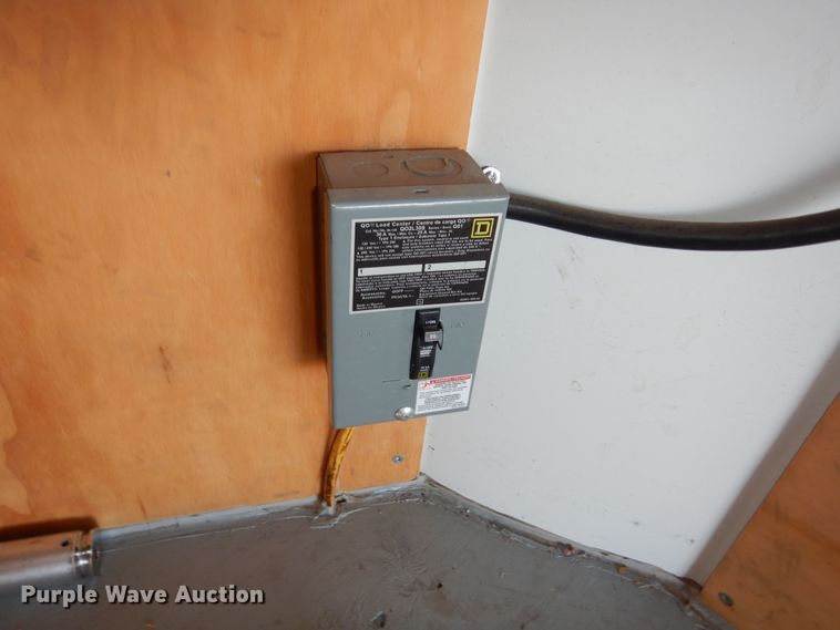 image for item DI6878 2010 Sharp  enclosed cargo trailer