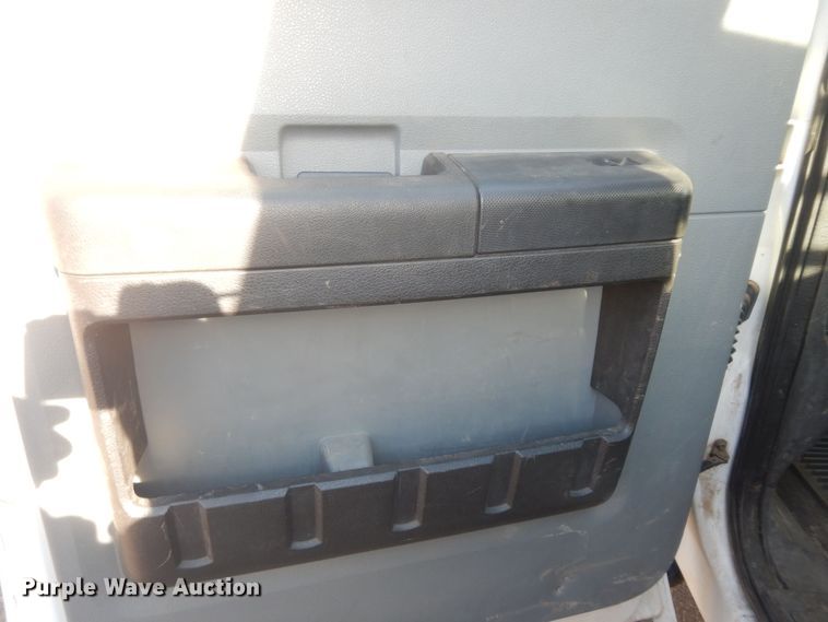 image for item DI6893 2015 Ford F550 Super Duty XL  Crew Cab flatbed truck