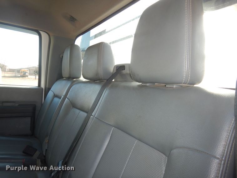 image for item DI6893 2015 Ford F550 Super Duty XL  Crew Cab flatbed truck