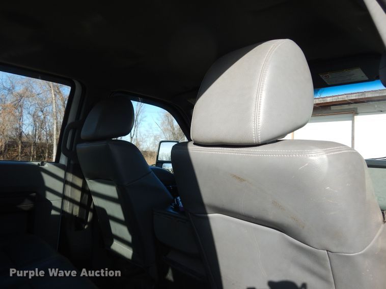 image for item DI6893 2015 Ford F550 Super Duty XL  Crew Cab flatbed truck