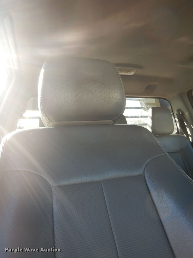 image for item DI6893 2015 Ford F550 Super Duty XL  Crew Cab flatbed truck