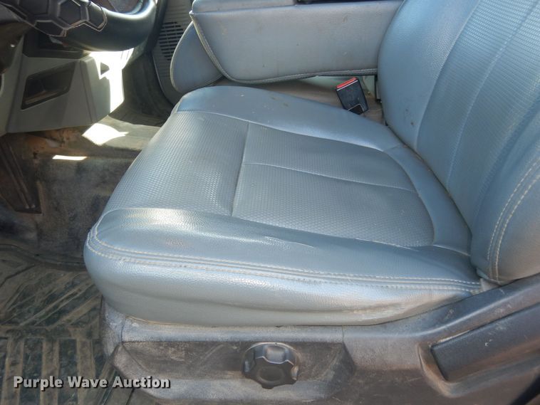 image for item DI6893 2015 Ford F550 Super Duty XL  Crew Cab flatbed truck