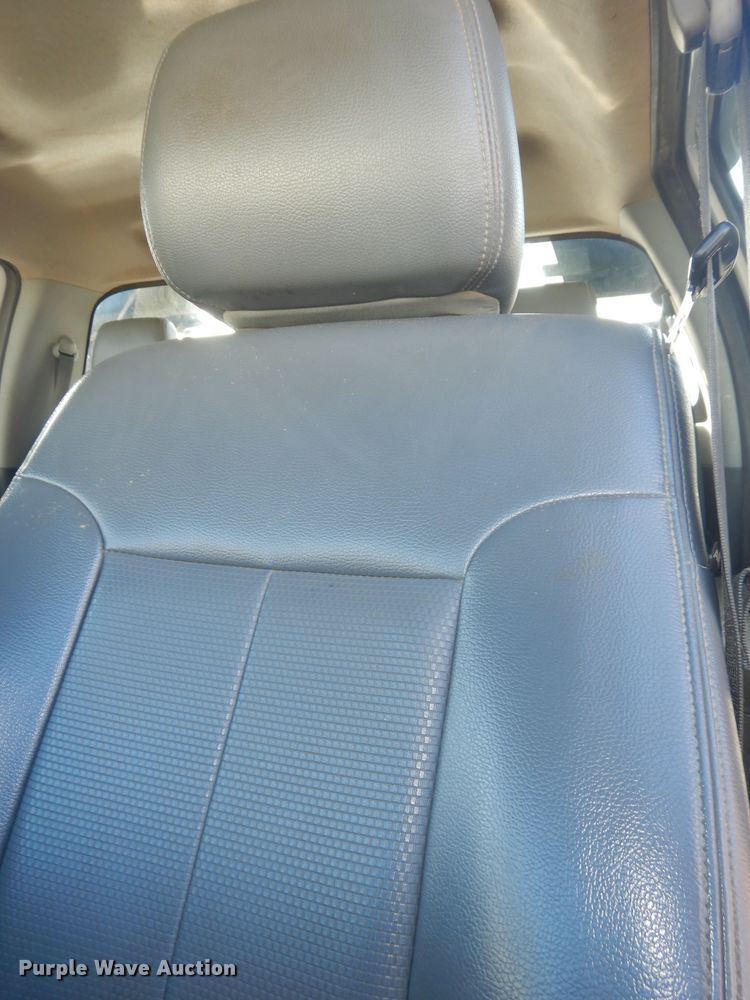 image for item DI6893 2015 Ford F550 Super Duty XL  Crew Cab flatbed truck