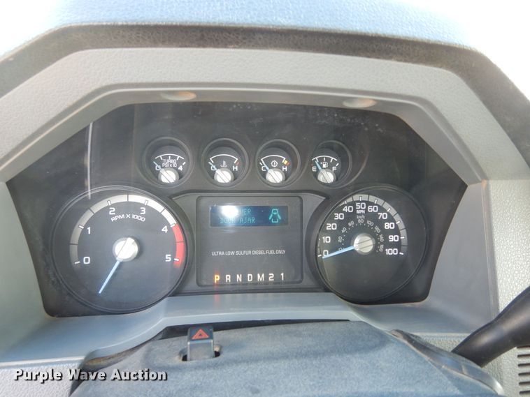 image for item DI6893 2015 Ford F550 Super Duty XL  Crew Cab flatbed truck