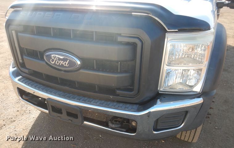 image for item DI6893 2015 Ford F550 Super Duty XL  Crew Cab flatbed truck