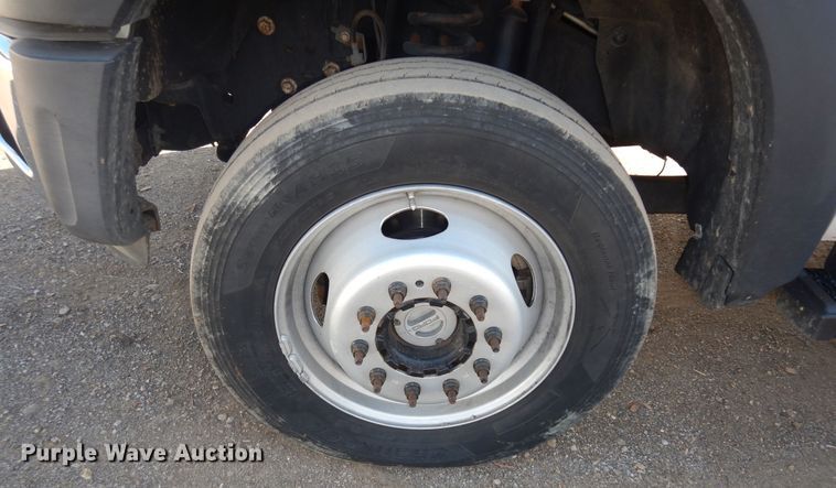 image for item DI6893 2015 Ford F550 Super Duty XL  Crew Cab flatbed truck