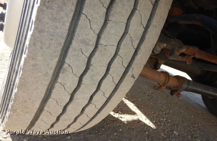 image for item DI6893 2015 Ford F550 Super Duty XL  Crew Cab flatbed truck