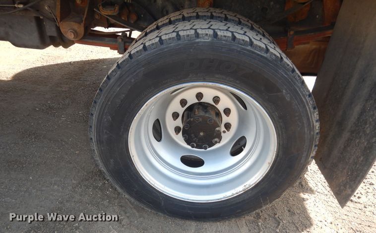 image for item DI6893 2015 Ford F550 Super Duty XL  Crew Cab flatbed truck