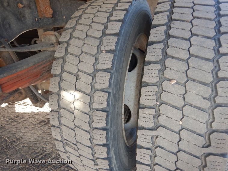 image for item DI6893 2015 Ford F550 Super Duty XL  Crew Cab flatbed truck