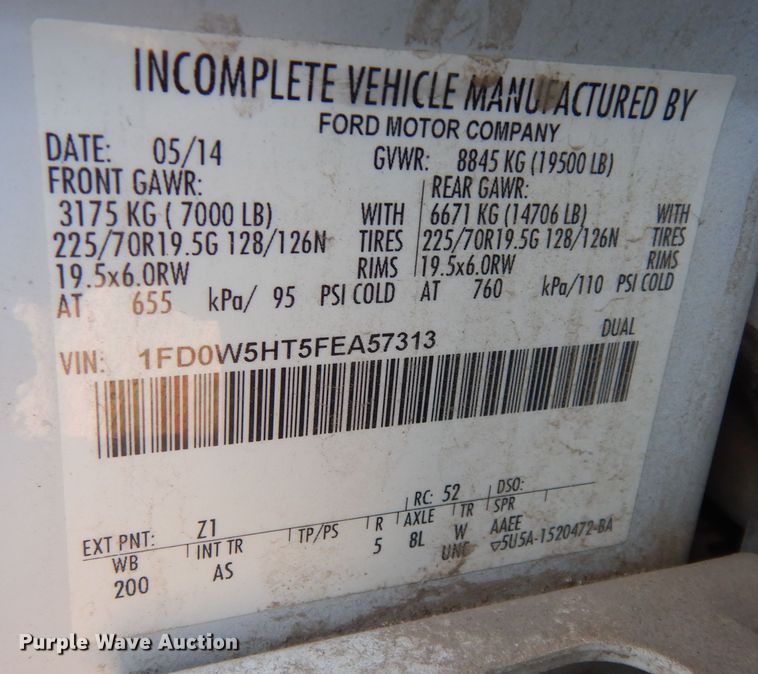 image for item DI6893 2015 Ford F550 Super Duty XL  Crew Cab flatbed truck