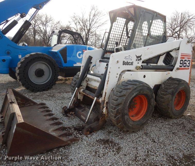 image for item DI6911 2001 Bobcat 963  skid steer loader