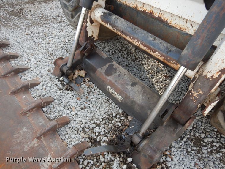 image for item DI6911 2001 Bobcat 963  skid steer loader