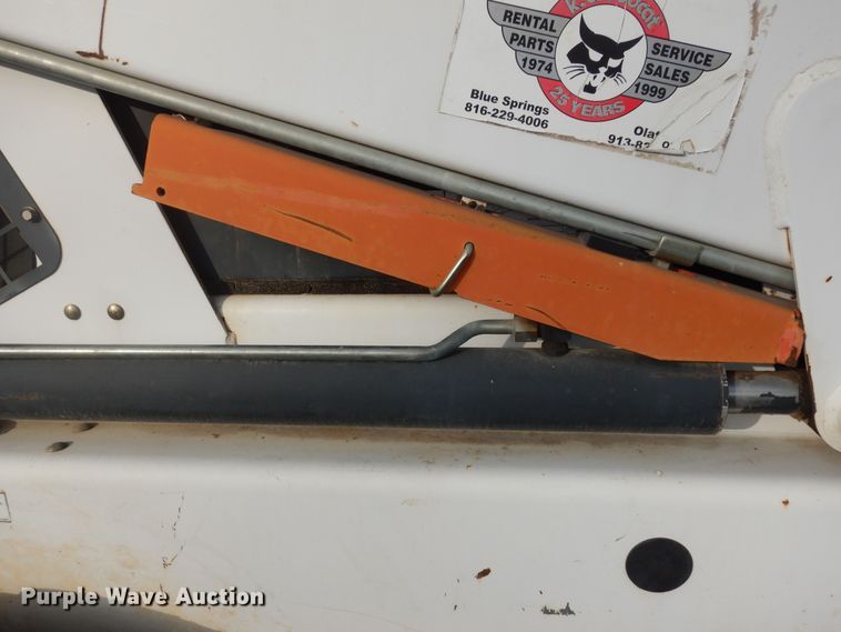 image for item DI6911 2001 Bobcat 963  skid steer loader