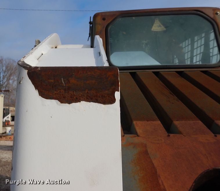 image for item DI6911 2001 Bobcat 963  skid steer loader