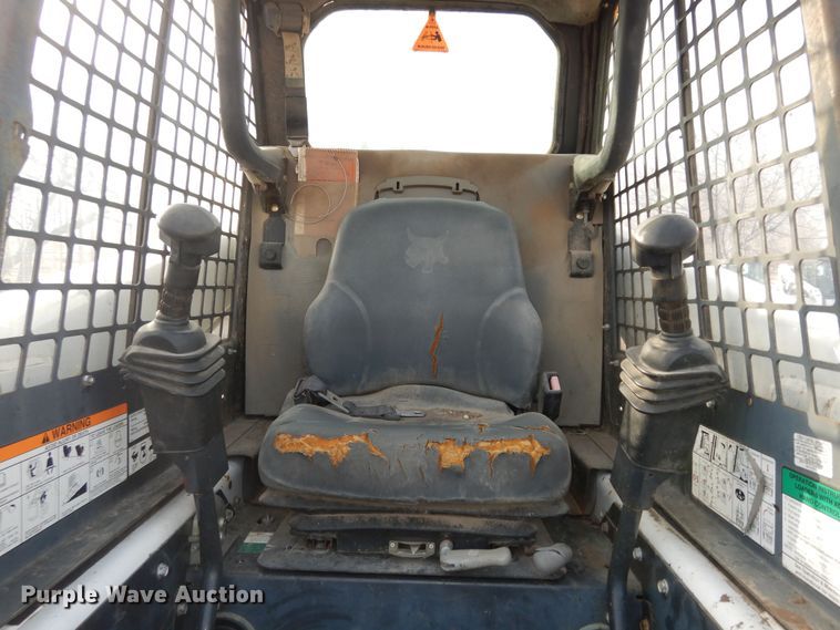 image for item DI6911 2001 Bobcat 963  skid steer loader