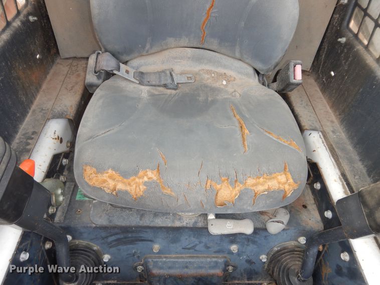 image for item DI6911 2001 Bobcat 963  skid steer loader