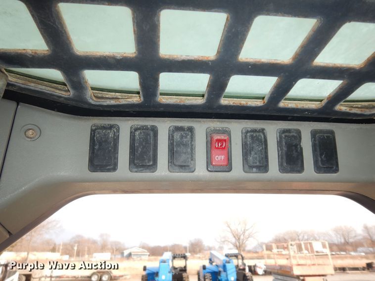 image for item DI6911 2001 Bobcat 963  skid steer loader